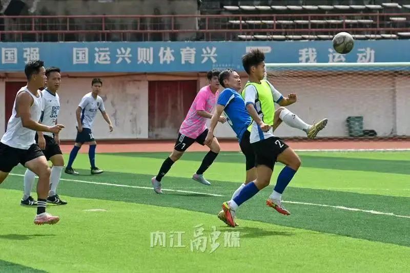 ekHk, 都彰显着业