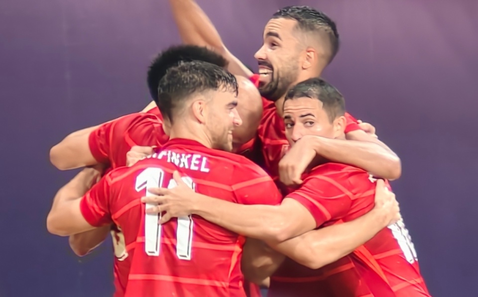 名外援, 杨明洋头球