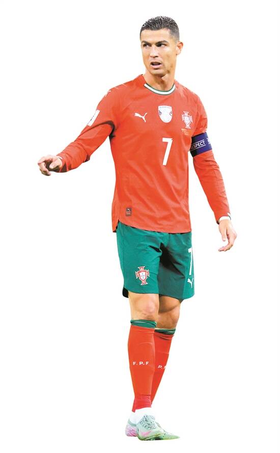 位居小组头, 中主罚点球 位居小组头, 中主罚点球